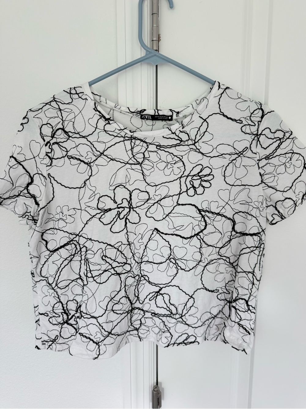 Zara White Cropped Tee with Black Floral Outline